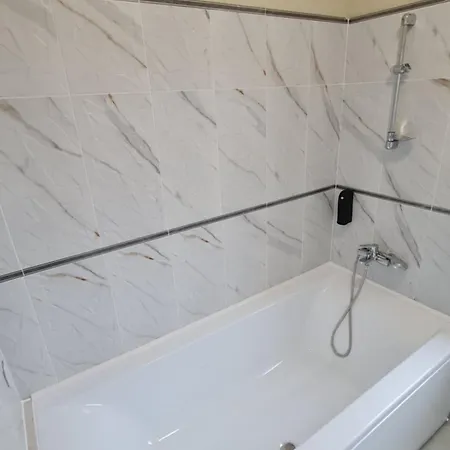 Jafar 3 - Comfort 2Br With Private Balcony Apartman *