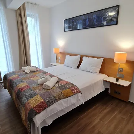 Apartman Jafar 3 - Comfort 2Br With Private Balcony *
