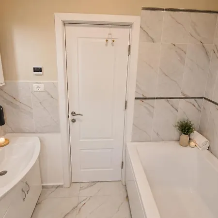Jafar 3 - Comfort 2br With Private Balcony